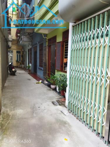 HIẾM RẺ NHÀ HOÀNG HOA THÁM, BA GÁC ĐỖ CỬA,30M2, 5T, MT 3,3M, 6 TỶ. ( ẢNH THẬT 100% )