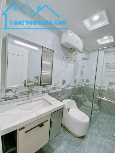 Bán Nhà Nguyễn Văn Cừ - Gia Thụy.DT65m2* 6 Tầng .Thang Máy, Gara 2 Ô Tô, Kinh Doanh, Văn P