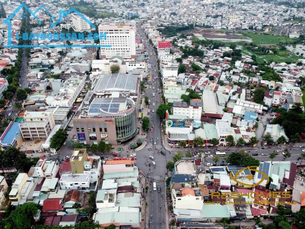 Bán nhà mặt tiền Phạm Văn Thuận, đang cho thu nhập 1.2 tỷ/năm; 173m2 ngang 7.4m giá 36 tỷ