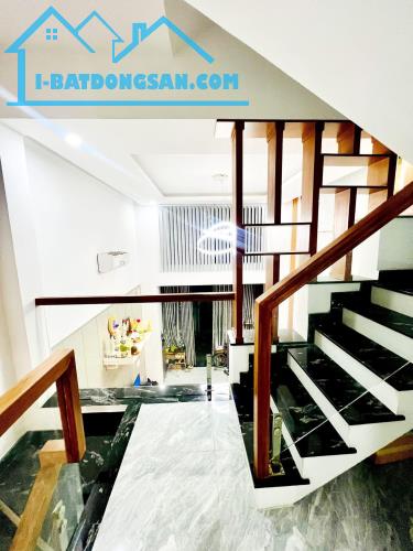 Bán nhà Phạm Văn Hai, P3 Tân Bình 52m2, 4tầng BTCT, HXH, giá 4,9 tỷ TL mạnh