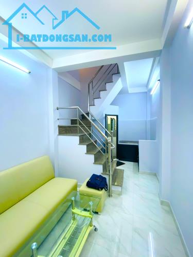 CHƯA ĐẦY 3 TỶ SỞ HỮU NGAY NHÀ BTCT 2TẦNG 2PN 3WC SÁT MẶT TIỀN SƯ VẠN HẠNH QUẬN 10.