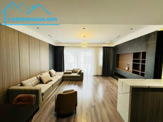 BÁN NHÀ SIÊU ĐẸP PHỐ NGUYỄN VĂN CỪ, 75M x 7T THANG MÁY, GARA 2 ÔTÔ, FULL NỘI THẤT. 15 TỶ
