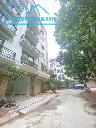 Bán nhà KDT Vạn phúc 50m 7tầng mặt tiền 5m, thang máy vỉa hè ô tô tránh, vào nhà an sinh
