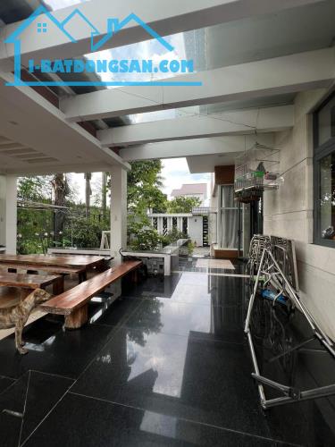 Bán Siêu Biệt Thự Thạnh Xuân . qQuận 12 600m2 , 3 lầu chỉ 39 tỷ .