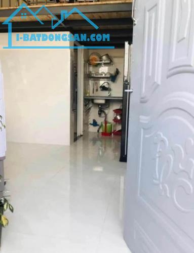 Bán dãy trọ đôi ngay chợ Bình Chánh , sổ hồng 8 phòng và 2 kiot Giá 2ty250, Bao sang tên