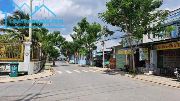 Bán nhanh Nhà Xưởng ở Xuân Thới Thượng Hóc Môn Tp Hồ Chí Minh, 2.000m2, 2 mặt tiền