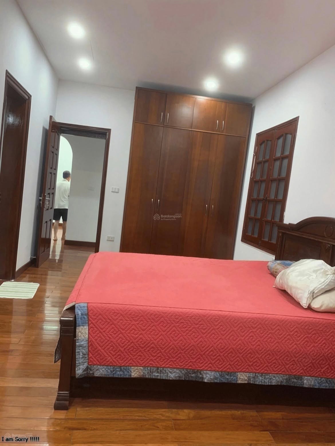 Cho thuê căn hộ Chung cư mặt phố, Đường Lê Thánh Tông, Quận Hoàn Kiếm.