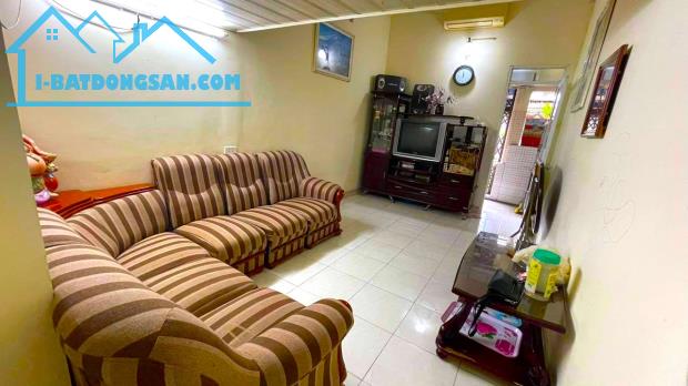 VIP Hoàn Kiếm - 1 bước xuống phố - 50m ra Hồ Gươm - giá chào nhỉnh 3 tỷ.