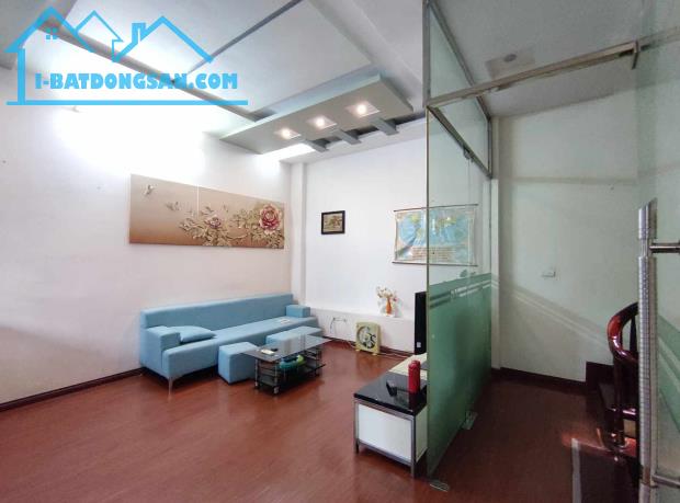 Bán nhà Đội Cấn 65m2 – Mặt tiền 8,3m – Lô góc 3 mặt tiền – 19,9 tỷ .