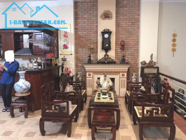 Bán nhà liền kề Văn Phú, Hà Đông, kinh doanh view vườn hoa chỉ 10 tỷ hơn