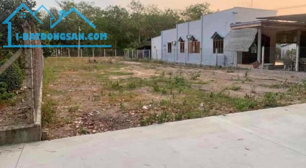 BÁN LỖ 2 LÔ 428M NGAY CỔNG KHU CÔNG NGHIỆP SÁT CHỢ. GIÁ 290 TRIỆU