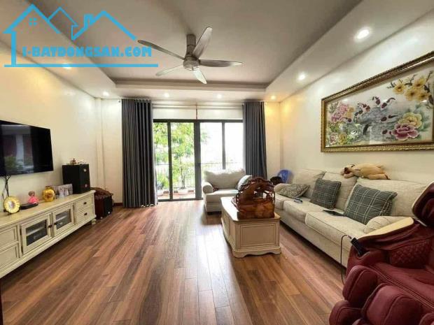 BÁN GẤP NHÀ PHỐ HỒNG TIẾN – LONG BIÊN, 80M x 5T, MT 5M7, GARA Ô TÔ, KINH DOANH.GIÁ 16,3 TỶ