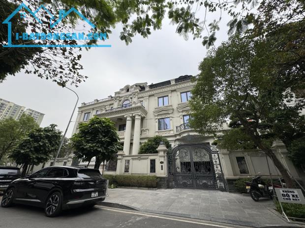 Cực Phẩm, Bán Biệt Thự Thọ Tháp, Công Viên Cầu Giấy: 320m2, MT 15m, 3 tầng. Vị trí Cực Kì