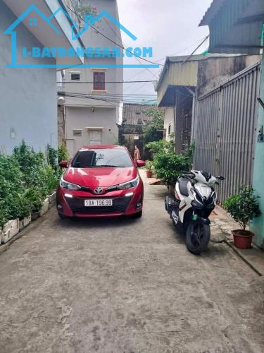 Bán nhà cấp 4 thị trấn Yên viên Dt 55m2 Mt 5m Giá 3,5 tỷ Lh 0913 895929