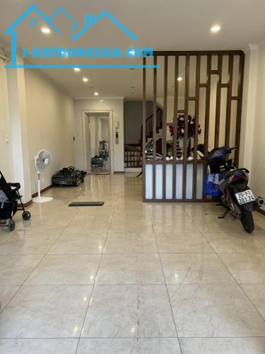Đội Cấn – Ba Đình 150m2 – MT8m – Ô tô vào nhà – 36 tỷ .