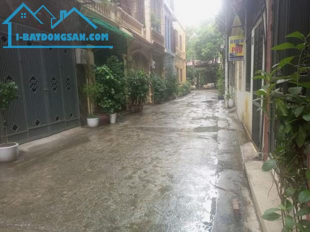 Hoàng Quốc Việt – Cầu Giấy – 55m2 – 5Tầng – ô tô – Kinh doanh – 12,4 tỷ .