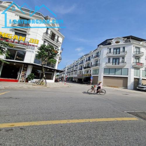 Cần bán GẤP trước Tết căn Shophouse Sông Hồng Trâu QUỳ Gia Lâm hoàn thiện full : ++ vị tr