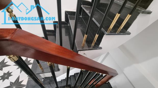 HIẾM ĐỈNH ĐẸP ĐẮC ĐỊA SÁT MP NGUYỄN CHÍ THANH KD ĐỈNH THANG MÁY 65m2 MTIỀN 6.6m, hơn 19 tỷ