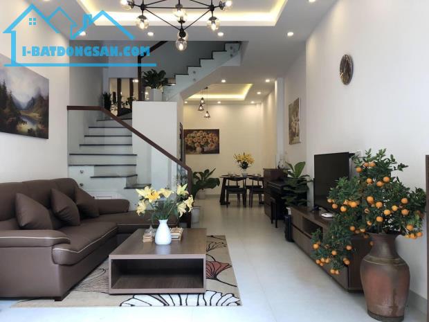 Bán nhà ngõ 273 Trần Cung, 42m2 xây 5 tầng MT 4m , ngõ to, thông chủ xây chắc chắn kiên cố