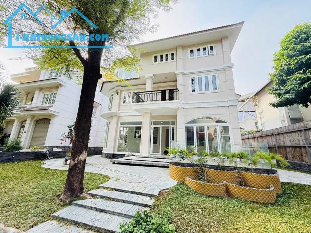 Bán Biệt Thự Đẹp Khu Lan Anh Village DT:372m2(18mx20m) 1 Trệt 2 Lầu-Giá 230 Tỷ TL