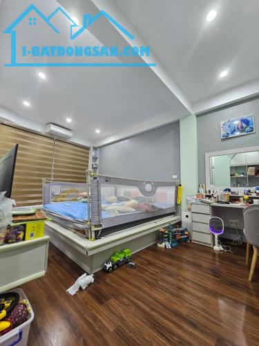 Bán nhà ngõ 175 Lạc Long Quân, ô tô nhỏ, nở hậu 93m2 4 tầng MT 5.7m chỉ 9,x tỷ 0904650506