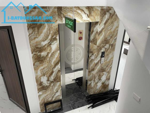 Bán nhà Hoàng Hoa Thám -200m2 – MT6m – 9 Tầng 40 căn hộ - 45 tỷ .