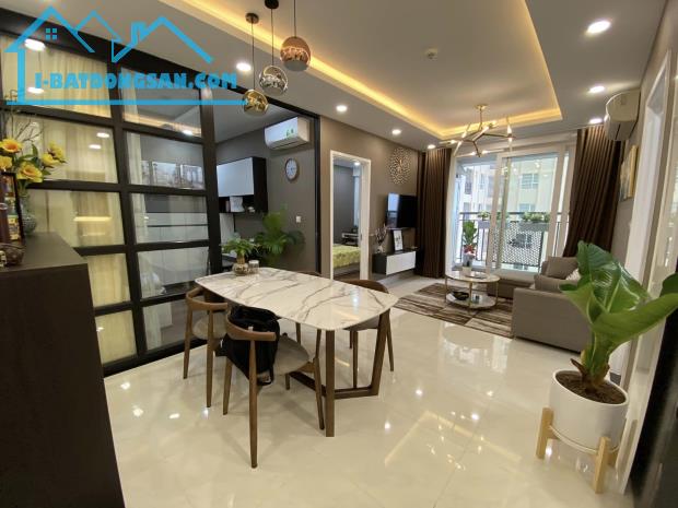 Định cư cần bán gấp Căn Hộ 3 PN full nội thất Châu Âu rất đẹp, chì 1p đến Quận 1