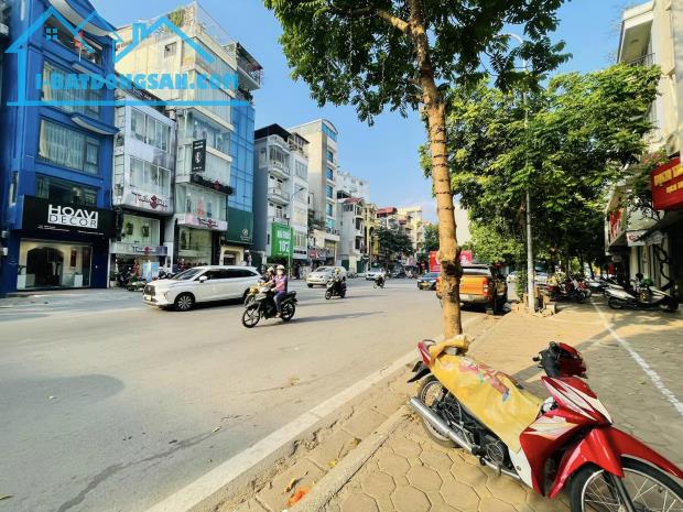 Giảm sốc 3 tỷ -Bán gấp mặt phố Sơn Tây, Ba Đình, ô tô 2 chiều, vỉa hè rộng, 64m, 23 tỷ