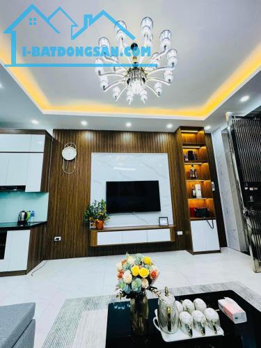Bán nhà Tây Hồ 33m2 MỚI Ô tô tô7 chỗ Vào nhà - GẦN ĐƯỜNG ĐÔI 40M TẶNG toàn bộ nội thất giá