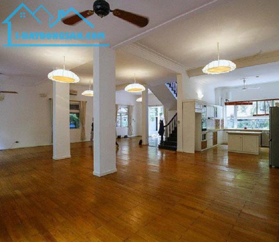 Biệt thự đơn lập Khu đô thị mới Nghĩa đô. View công viên, cạnh trường Quốc tế. 300m2 64 tỷ