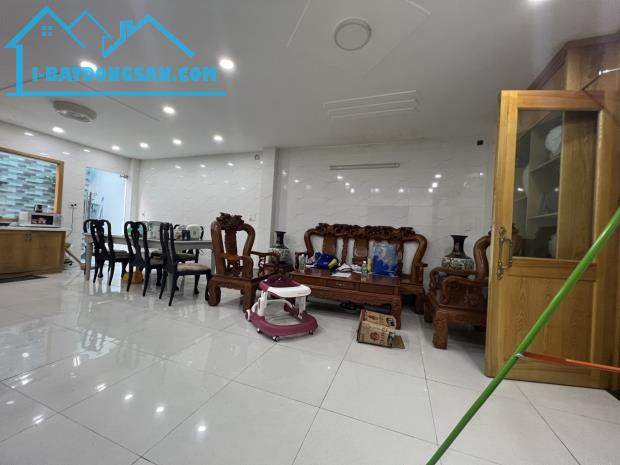 Bán nhà Mặt Tiền Lô Gốc Dạ Nam. phường 2 , Q8, 140m2 chỉ 27,9 tỷ