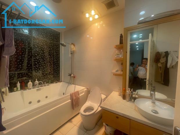 Bán Biệt thự KĐT Sài Đồng - Long Biên, 195m2, 4T, MT11m, nở hậu, hàng xóm Vin, 46 tỷ.