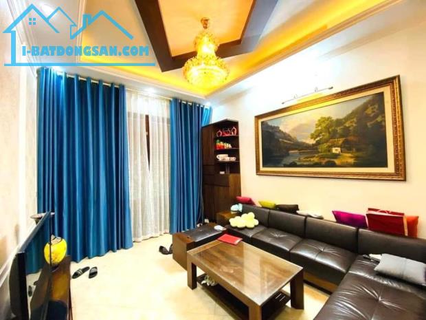 Bán Nhà Đường Láng Đống Đa 45m Đẹp Hai Thoáng