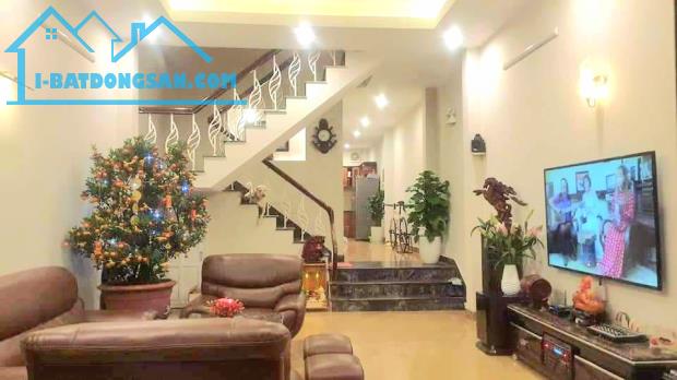 💥 Nhà 2 tầng gần Mặt tiền Lê Duẩn, DT 66m2 – chỉ 5 tỷx
