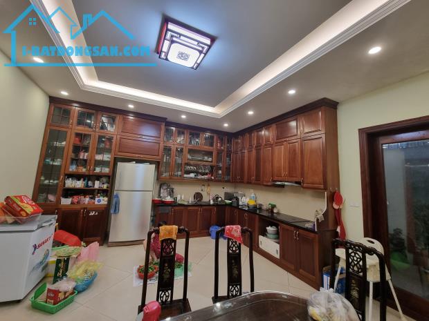 Một sổ 1 Chủ - Các tầng đều 1 nhà – Mặt phố vui – Kinh doanh đỉnh – 185m2 – 89 tỷ .