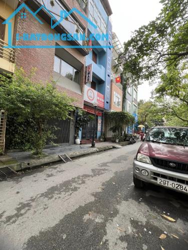 Bán nhà Nguyễn Khánh Toàn, Đào Tấn, ô tô tránh, vỉa hè rộng, 93m, giá 31.5 tỷ