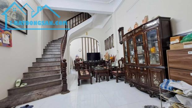 Bán nhà Nghĩa Đô – Phân lô – Ô tô – 70m2 – MT 6m – chỉ 16,5 tỷ .
