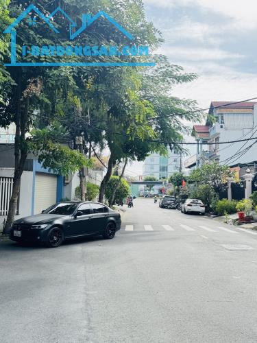 Bán Biệt Thự Đường 20 Ngay Bến Tàu Bình An,Q2 DT:187m2(9mx21m) Hầm 4 Tầng-Giá 75 Tỷ TL