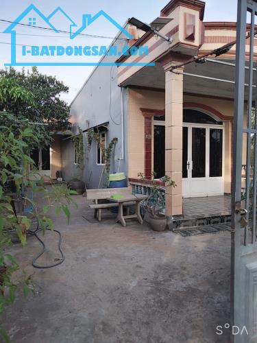 Chính chủ ngộp bán gấp đất + nhà sẵn chợ Bình Chánh 5x16m giá 970tr SHR hỗ trợ vay 70%