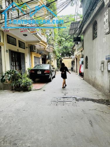 Bán nhà Phố Phạm Ngọc Thạch, Quận Đống Đa, Phân lô ô tô dừng đỗ. DT:50m, 5T. Giá: 16 tỷ