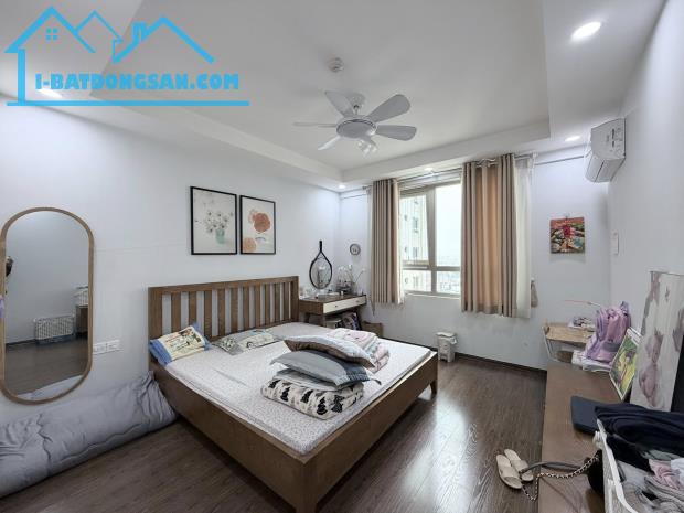 Bán chung cư Mandarin Garden 2 (số 99 Tân Mai)-DT 82 m2-TẦNG CAO-3 NGỦ-2 WC-CÓ KHUÔN VIÊN.