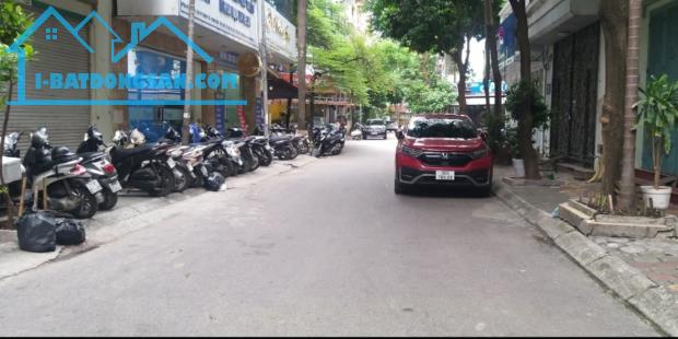 BÁN GẤP NHÀ ĐẸP THANG MÁY KHU HÀO NAM CÁT LINH DT68m2 Ô TÔ, KINH DOANH