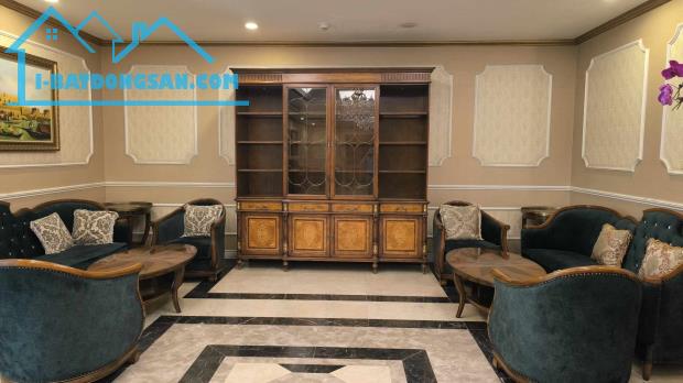 Bán tòa nhà 9 Tầng tại Lý Thường Kiệt 690m2- 11 Tầng – MT25m – 2120 tỷ .