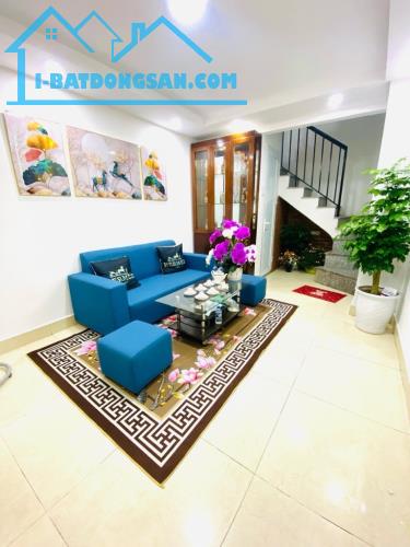 NHÀ MẶT NGÕ CÁCH PHỐ 10M, NGÕ THÔNG, 40M2, 5 TẦNG, MẶT TIỀN 4.5M, 8.8 TỶ