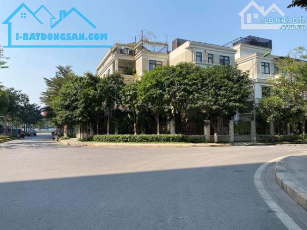 BÁN GẤP BT KHU ĐÔ THỊ YÊN HÒA- LÃO THÀNH CÁCH MẠNG, DT 300MX4T, MT 17M NHỈNH 90 TỶ