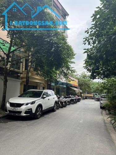 BÁN NHÀ PL VĨNH PHÚC, DT 118M, MT 8M, 2 MẶT NGÕ Ô TÔ TRÁNH, NỘI KHU TOÀN CÂY XANH