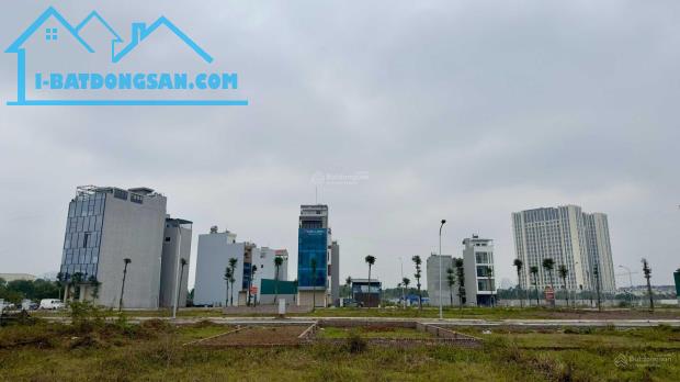 Bán đất Vân Canh phân lô, vỉa hè, oto vào đất 50m2, giá chỉ 9,7 tỷ!