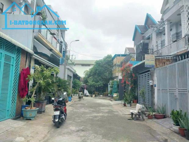 kẹt tiền bán gấp 80,6 m2 thới tam thôn giá chỉ 1 tỷ 350 gọi ngay xem đất