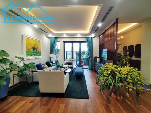 BÁN GẤP NHÀ MẶT HỒ BỒ ĐỀ, 65M x 7T, THANG MÁY, FULL ĐỒ, GARA ÔTÔ, KINH DOANH. GIÁ 16 TỶ X
