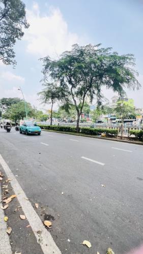 Bán nhà trọ, căn hộ dịch vụ Quận 3, Hoàng Sa, 210m2, 5 lầu, dòng tiền 1 tỷ/năm